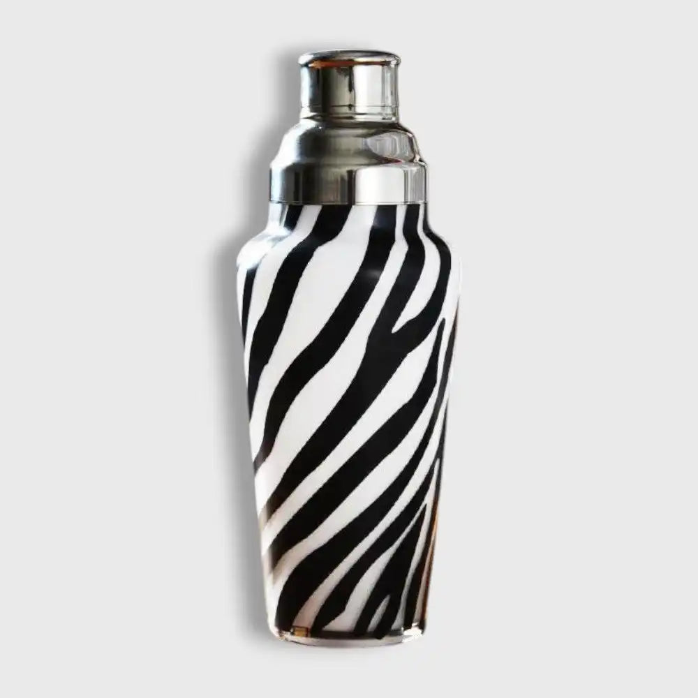 Cocktail Shaker Bartender